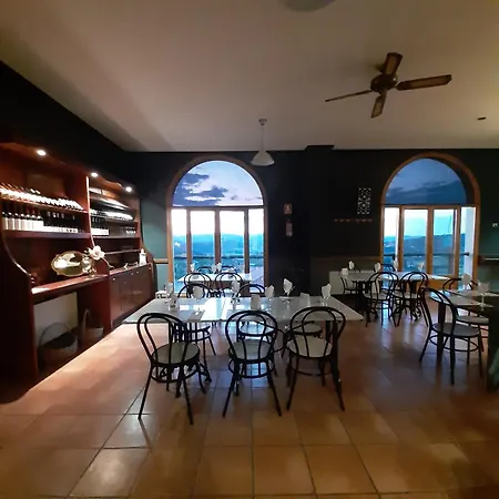 Tastavins Vendégház